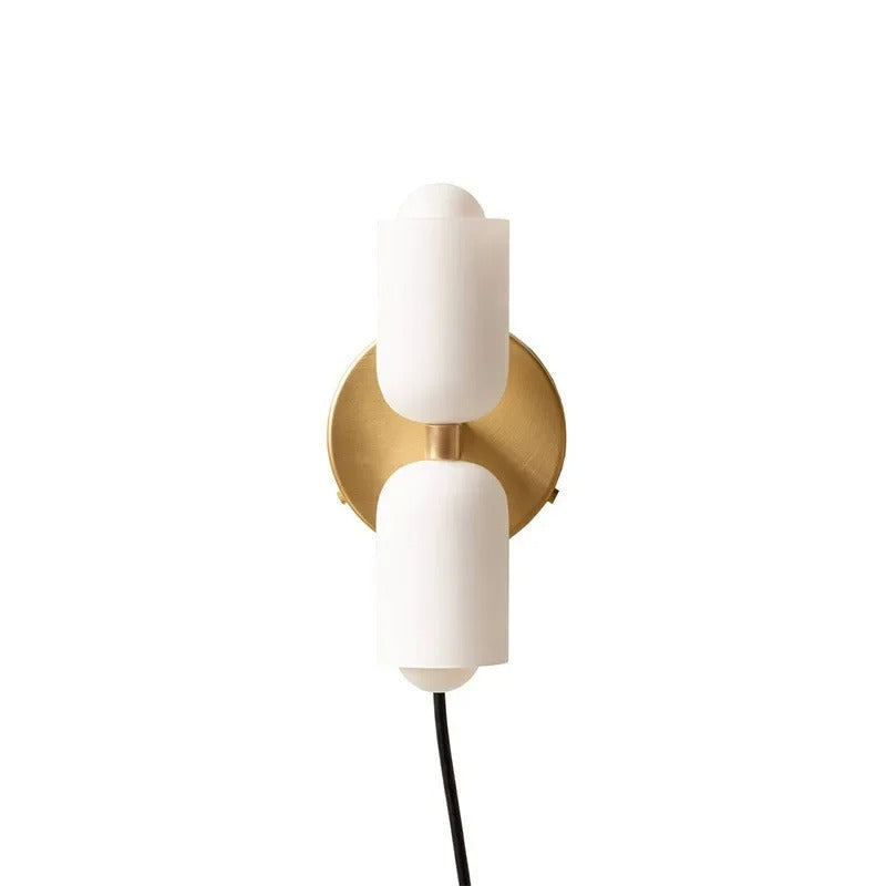 Moderne Wandlamp met Kleurrijke Kap – Glazen Lichtpunt voor Levendige Ruimtes