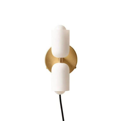 Moderne Wandlamp met Kleurrijke Kap – Glazen Lichtpunt voor Levendige Ruimtes