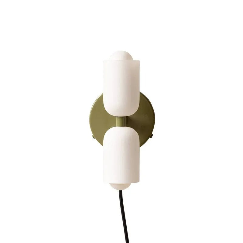 Moderne Wandlamp met Kleurrijke Kap – Glazen Lichtpunt voor Levendige Ruimtes