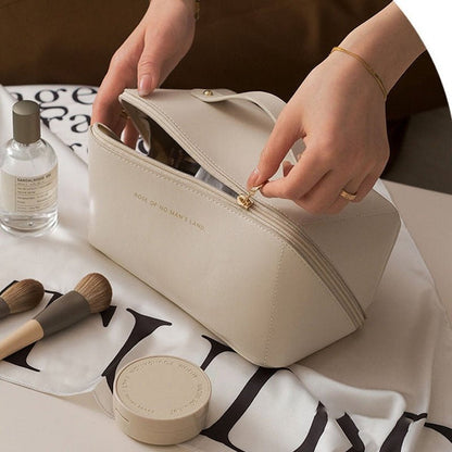 Elegante Make-up Tasje Zwarte Stof Ruim Inhoud