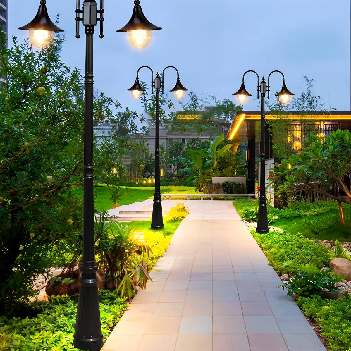 Vintage Waterdichte Tuinlantaarn Op Paal Met LED Verlichting En Retro Design