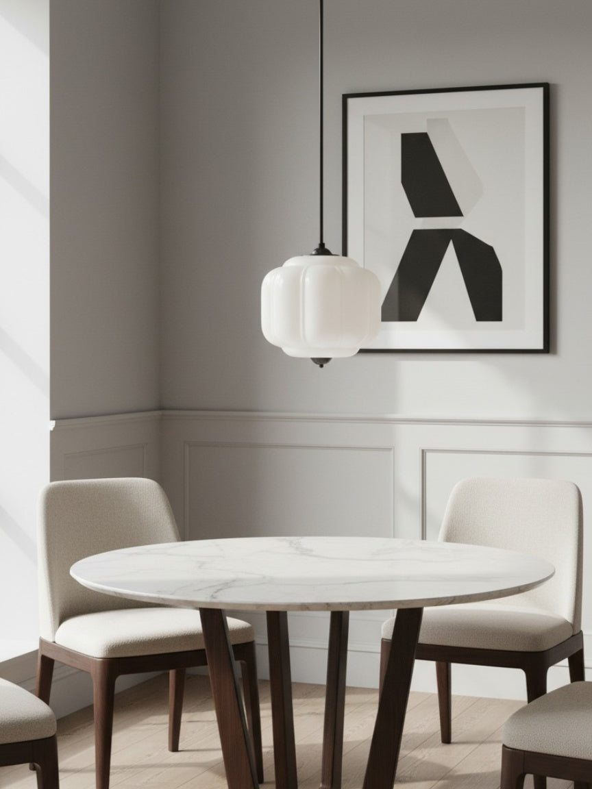 Vintage Kroonluchter met Crèmekleurige Glazen Kappen – Hanglamp in Retro-Stijl voor Eetkamer & Woonkamer