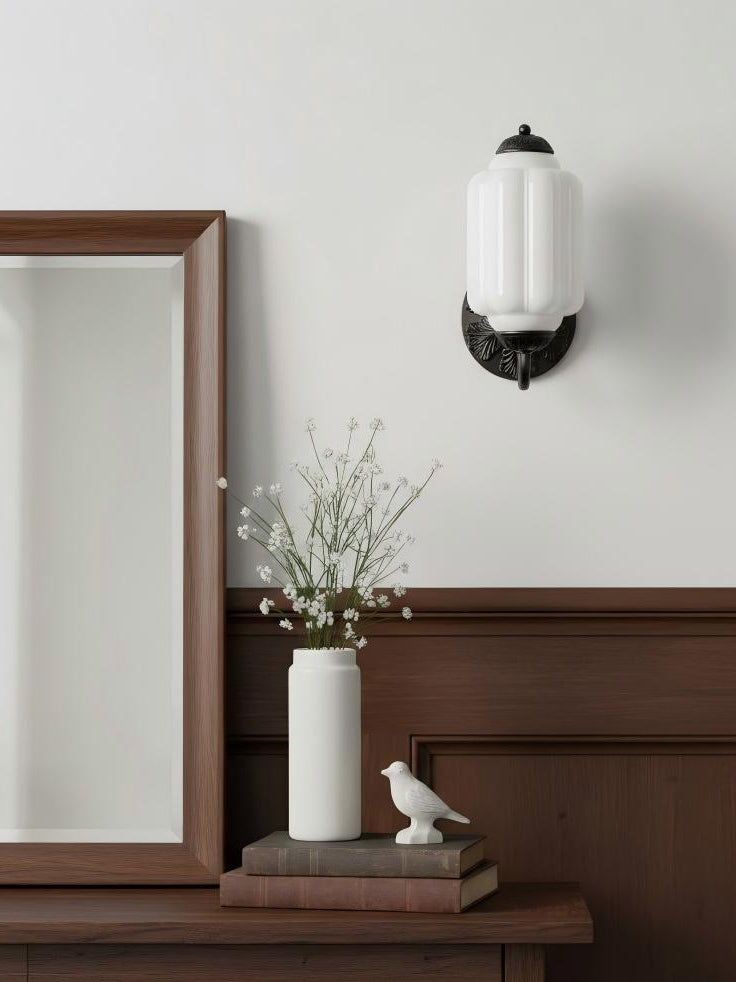 Melkglazen Wandlamp Eloise voor Hal en Slaapkamer | Vintage Wandverlichting met Melkwit Glas