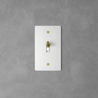 Luxe Messing Tuimelschakelaar Met Minimalistisch Design En Hoogwaardige Afwerking
