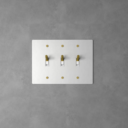 Luxe Messing Tuimelschakelaar Met Minimalistisch Design En Hoogwaardige Afwerking