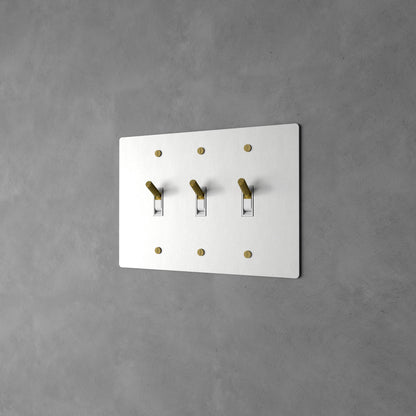 Luxe Messing Tuimelschakelaar Met Minimalistisch Design En Hoogwaardige Afwerking