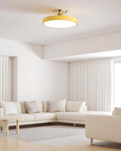 Moderne ronde plafondlamp met goud detail en acryl diffuser – minimalistische semi flush design verlichting voor woonkamer en slaapkamer