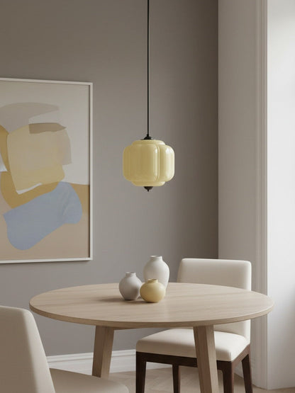 Vintage Kroonluchter met Crèmekleurige Glazen Kappen – Hanglamp in Retro-Stijl voor Eetkamer & Woonkamer