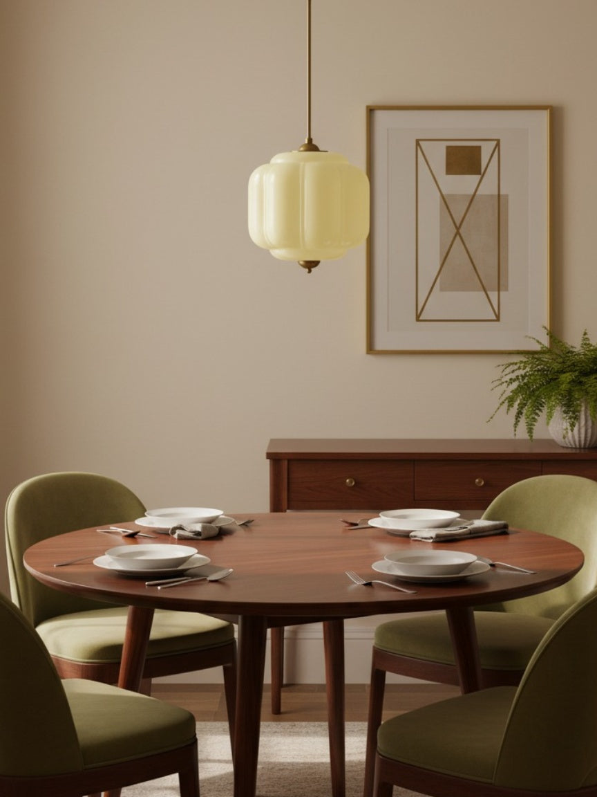 Vintage Kroonluchter met Crèmekleurige Glazen Kappen – Hanglamp in Retro-Stijl voor Eetkamer & Woonkamer