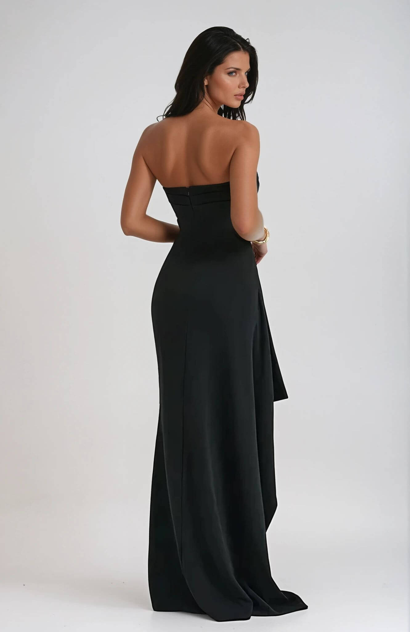 Elegante Jurk met Split en Stralende Pasvorm