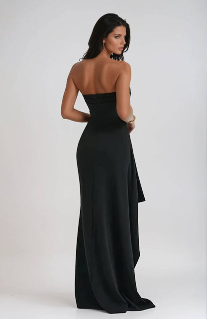 Elegante Jurk met Split en Stralende Pasvorm